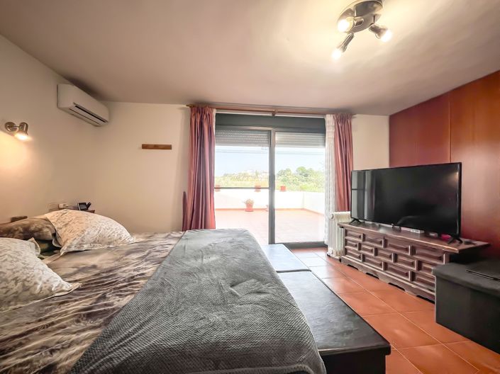 Image No.17-7 Bed Villa for sale