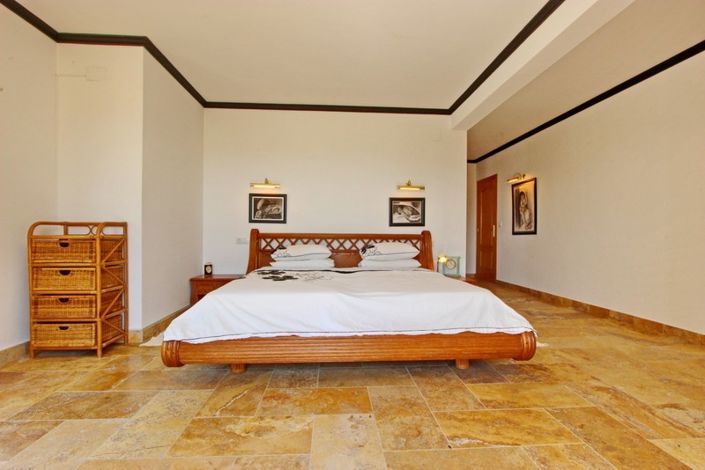 Image No.12-4 Bed Villa for sale