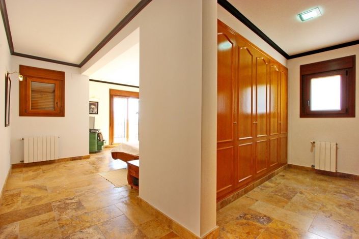 Image No.15-4 Bed Villa for sale