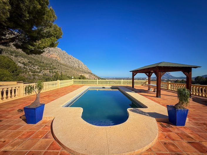 Image No.3-4 Bed Villa for sale