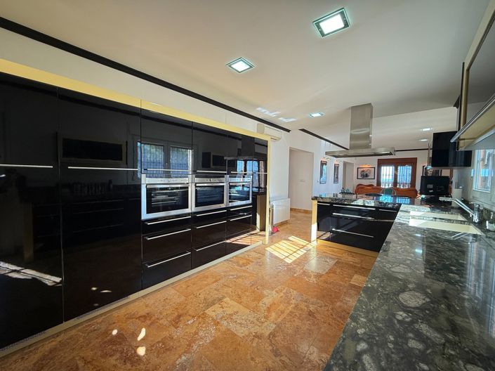 Image No.5-4 Bed Villa for sale