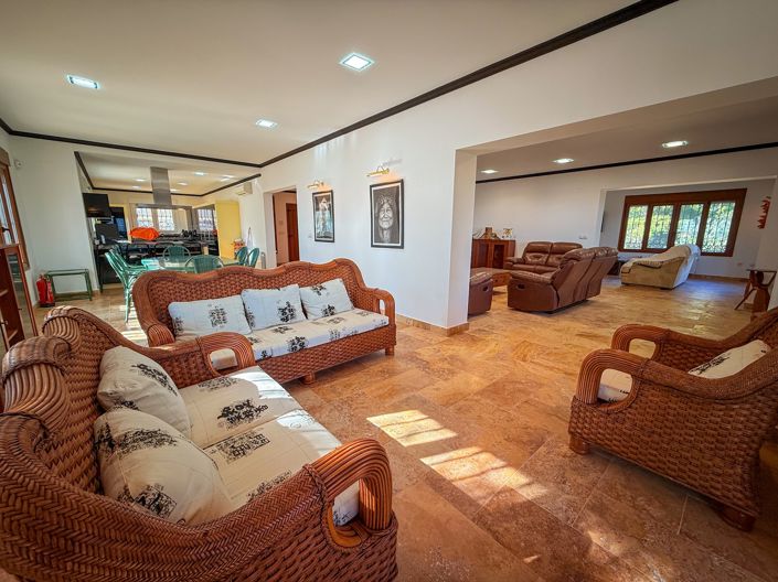 Image No.8-4 Bed Villa for sale