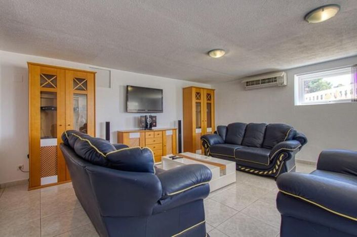 Image No.15-6 Bed Villa for sale