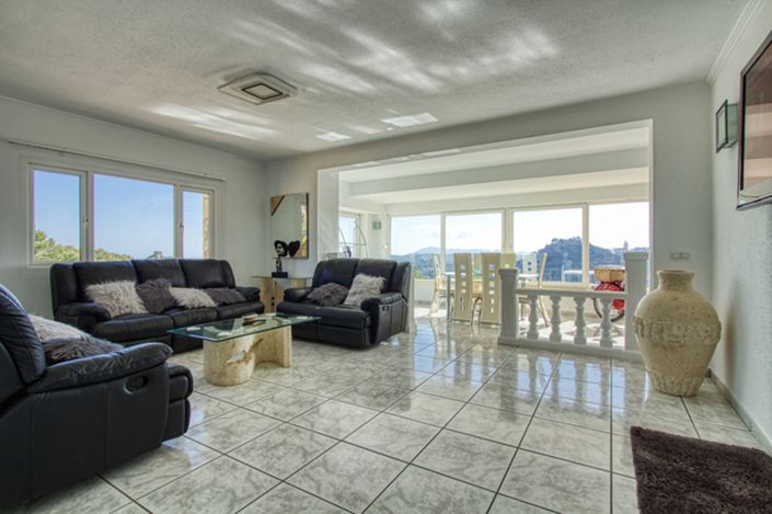 Image No.3-6 Bed Villa for sale