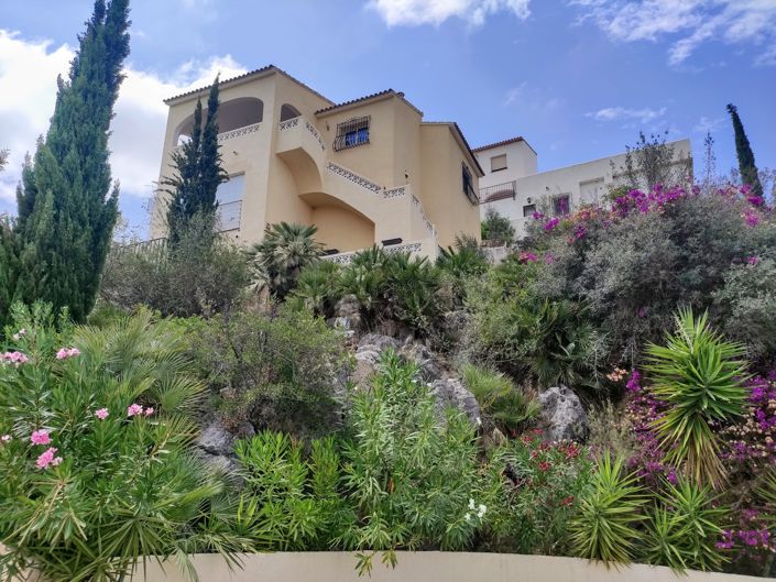 Image No.1-3 Bed Villa for sale
