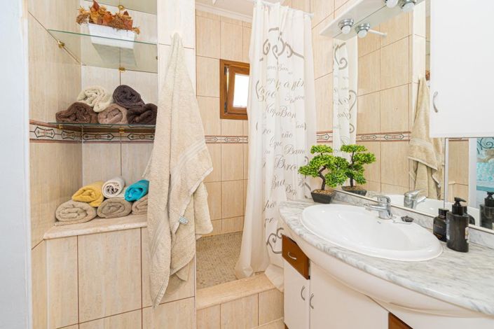 Image No.34-6 Bed Villa for sale