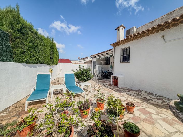 Image No.7-2 Bed Villa for sale