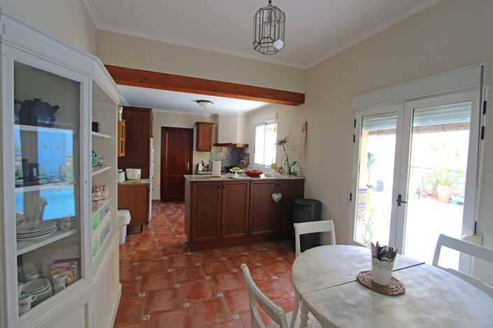 Image No.11-6 Bed Townhouse for sale