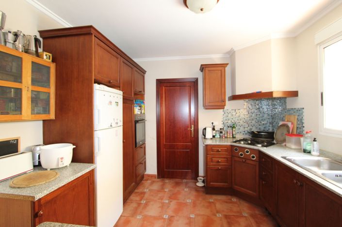 Image No.12-6 Bed Townhouse for sale