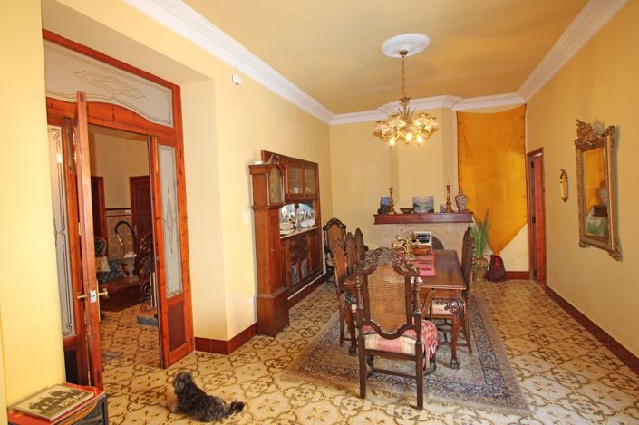 Image No.9-6 Bed Townhouse for sale