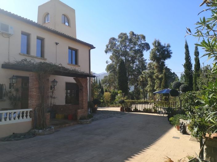 Image No.4-7 Bed Villa for sale