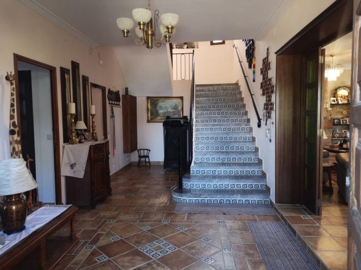 Image No.9-7 Bed Villa for sale