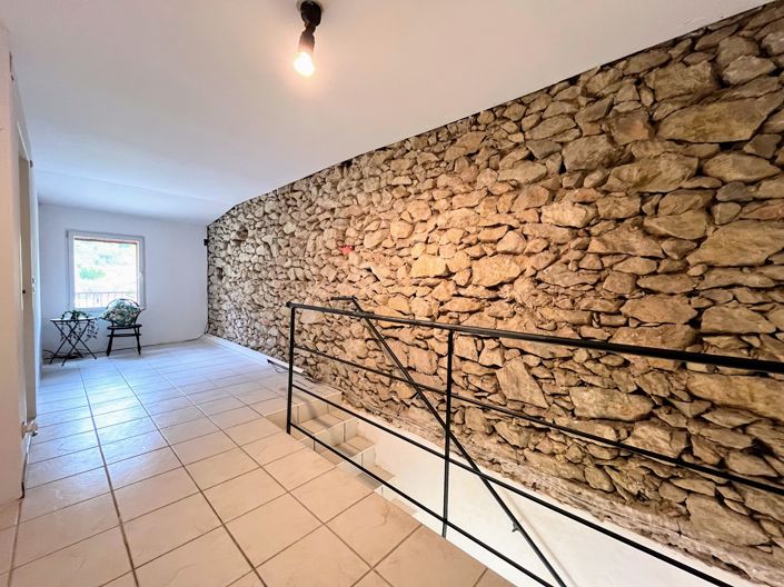 Image No.12-5 Bed Townhouse for sale