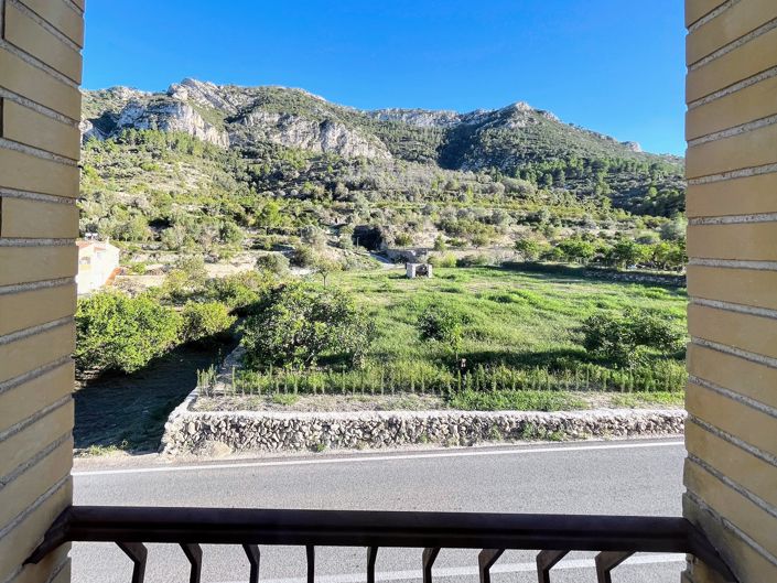 Image No.14-5 Bed Townhouse for sale