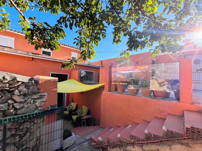 Image No.22-5 Bed Townhouse for sale