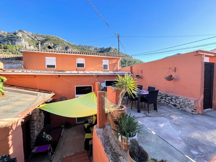 Image No.23-5 Bed Townhouse for sale