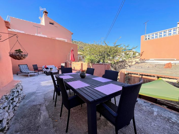 Image No.24-5 Bed Townhouse for sale