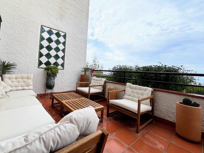 Image No.11-2 Bed Property for sale