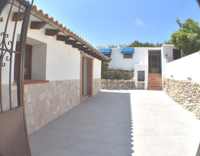 Image No.2-5 Bed Villa for sale