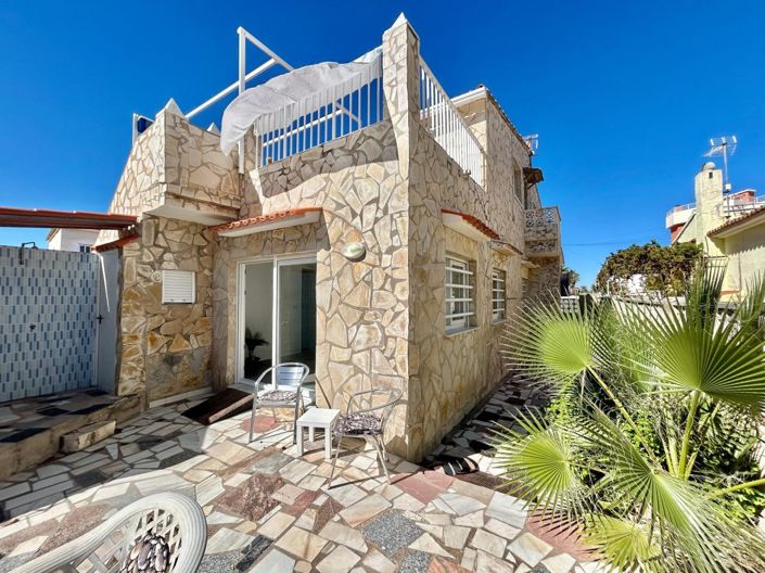 Image No.1-7 Bed Villa for sale