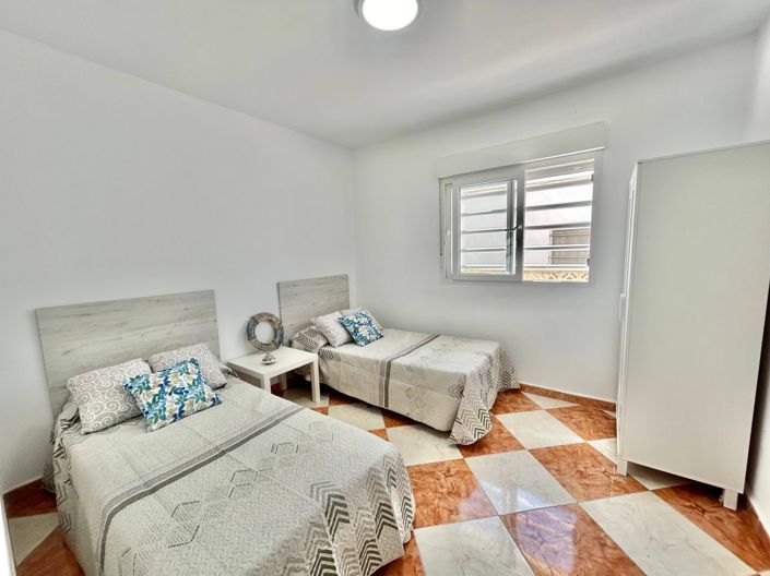 Image No.12-7 Bed Villa for sale