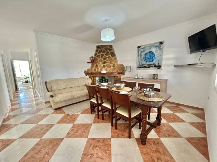 Image No.3-7 Bed Villa for sale