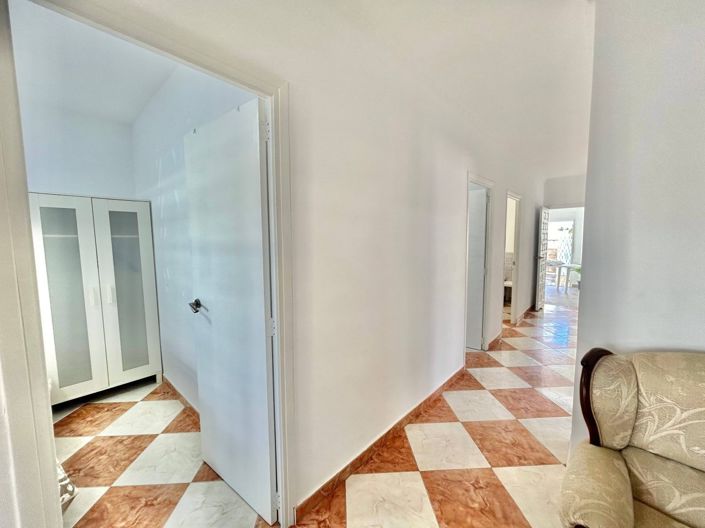 Image No.4-7 Bed Villa for sale