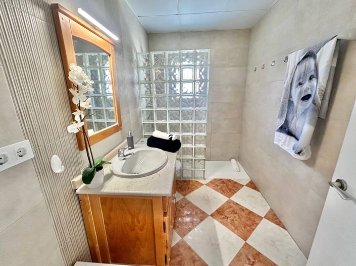 Image No.9-7 Bed Villa for sale