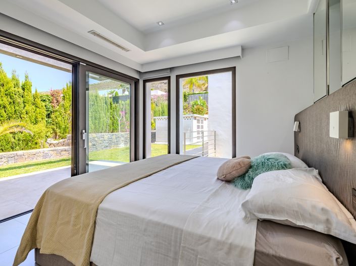 Image No.15-5 Bed Villa for sale