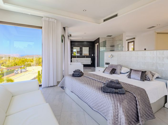 Image No.18-5 Bed Villa for sale