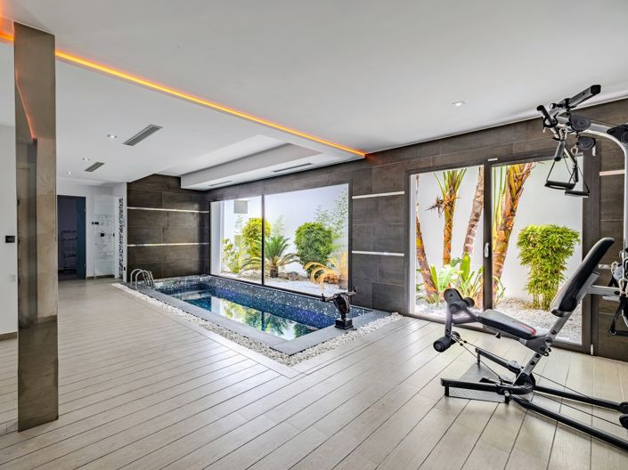 Image No.6-5 Bed Villa for sale