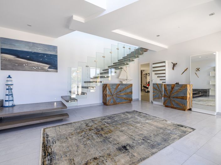 Image No.8-5 Bed Villa for sale