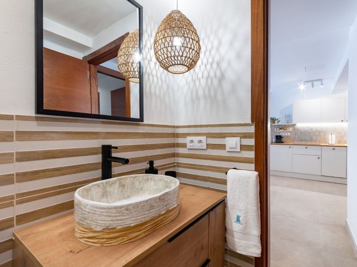 Image No.13-2 Bed Property for sale