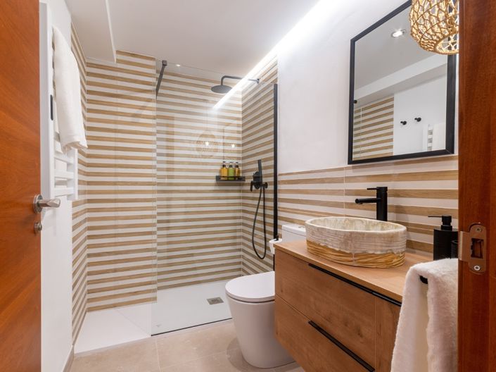 Image No.14-2 Bed Property for sale