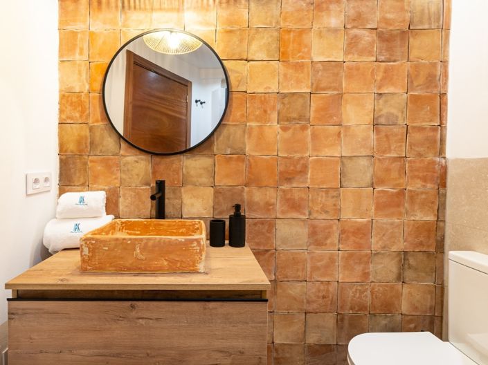 Image No.15-2 Bed Property for sale