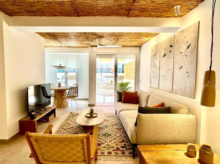 Image No.17-2 Bed Property for sale