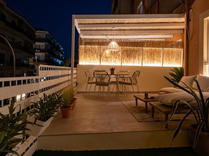 Image No.8-2 Bed Property for sale