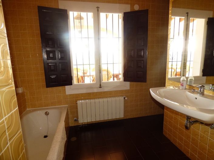 Image No.14-3 Bed Villa for sale