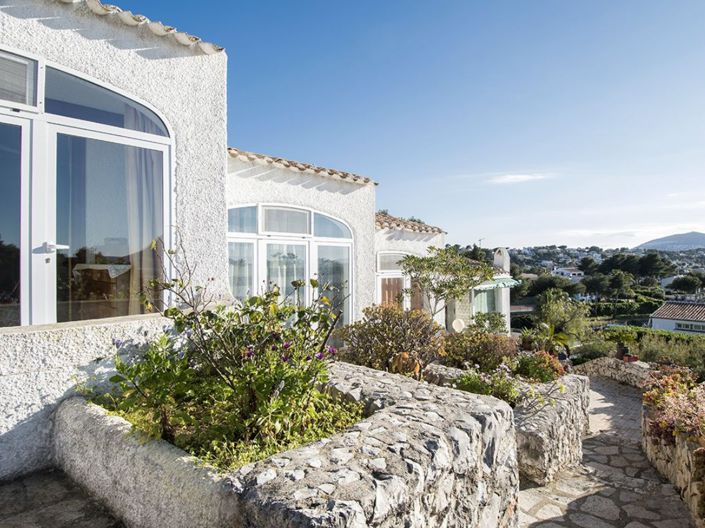 Image No.2-6 Bed Villa for sale