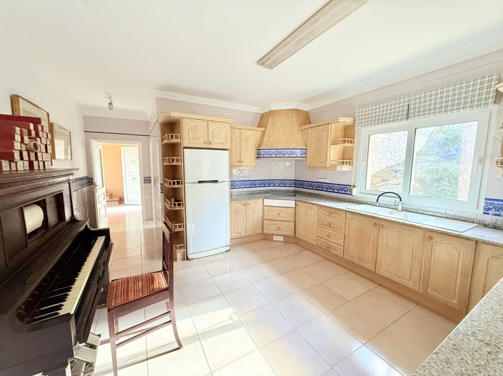 Image No.11-6 Bed Villa for sale