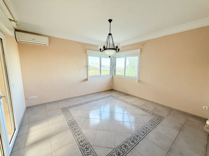 Image No.12-6 Bed Villa for sale