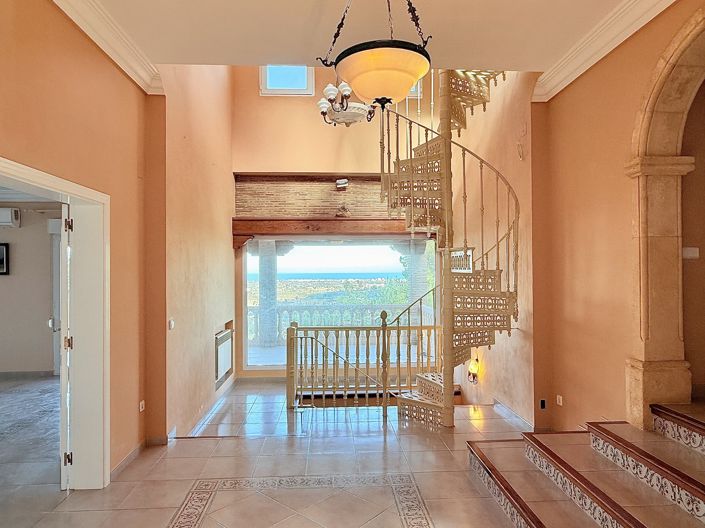 Image No.17-6 Bed Villa for sale