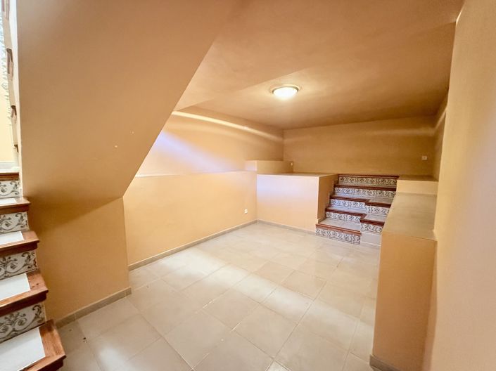 Image No.19-6 Bed Villa for sale