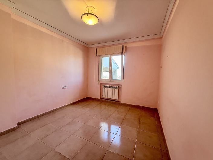 Image No.9-6 Bed Villa for sale