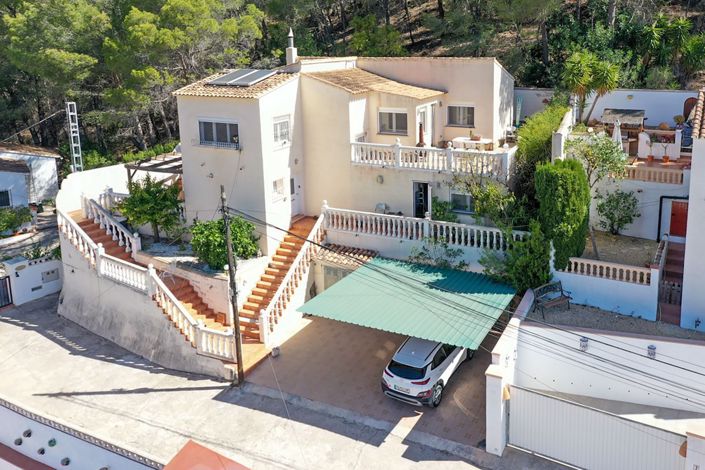 Image No.1-4 Bed Villa for sale