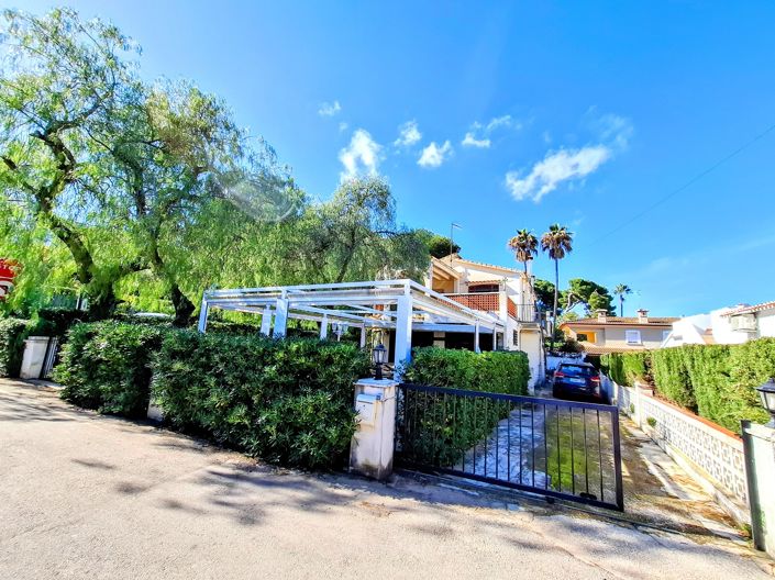Image No.1-3 Bed Villa for sale
