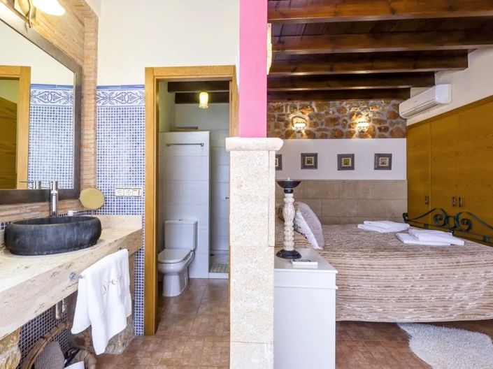 Image No.24-12 Bed Villa for sale