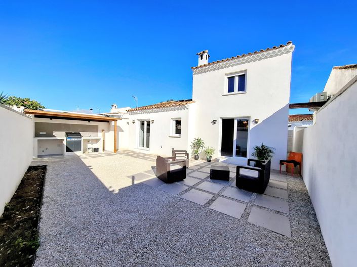 Image No.1-2 Bed Villa for sale