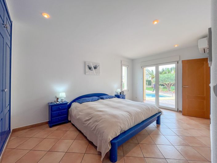 Image No.11-3 Bed Villa for sale