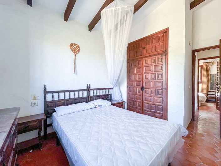 Image No.10-4 Bed Villa for sale